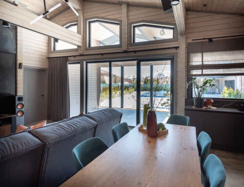 Два совершенно разных окна в пределах одного помещения…